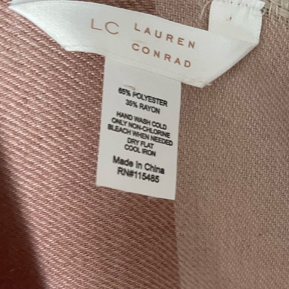 Lauren Conrad Blush and White Shawl - Picture 3 of 3